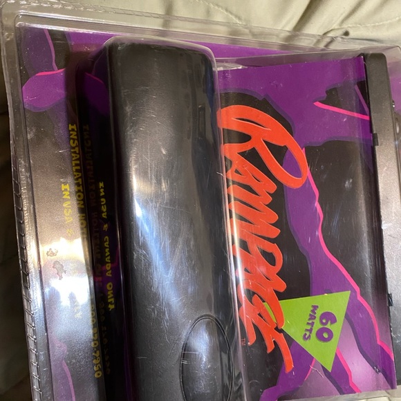 New rampage 60 watt car radio - Picture 2 of 4